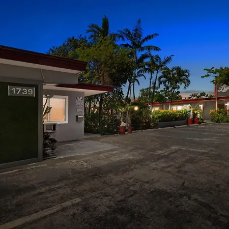 Charming Studio Condo In Hollywood Fl - Sleeps 6
